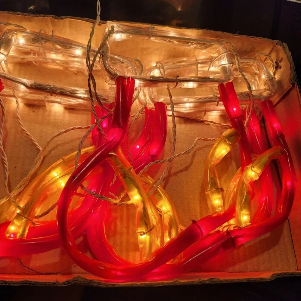Mr.‎ Christmas Mini Mini Light Sculpture String 6 Stocking Lights 15ft 1994 Red